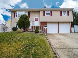 46 Bramhall Rd, Colonia, NJ 07067
