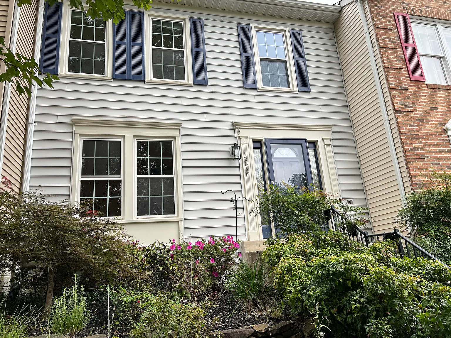3 bed, 2196 sqft, $3,000 — Photo 2