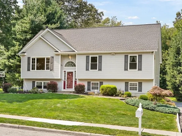 15 Seals Drive, Monroe, NY 10950