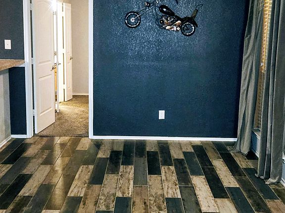2nd image of 2055 Club Oak Dr