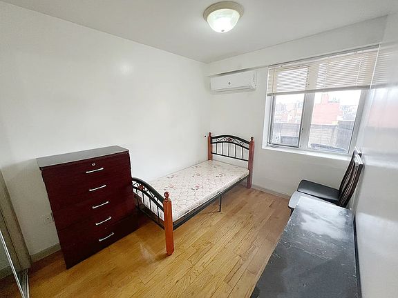 3rd image of 37-20 Prince St #7E