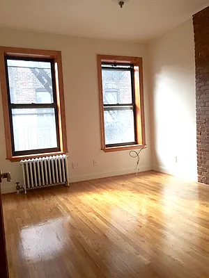 Rented by Warren T Real Estate Corp. | media 25