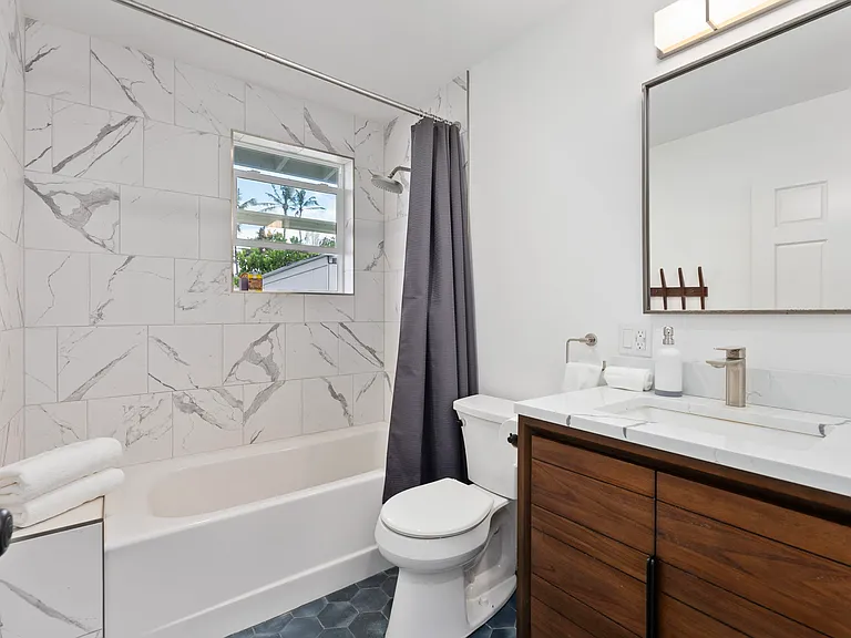 hallway full bath
