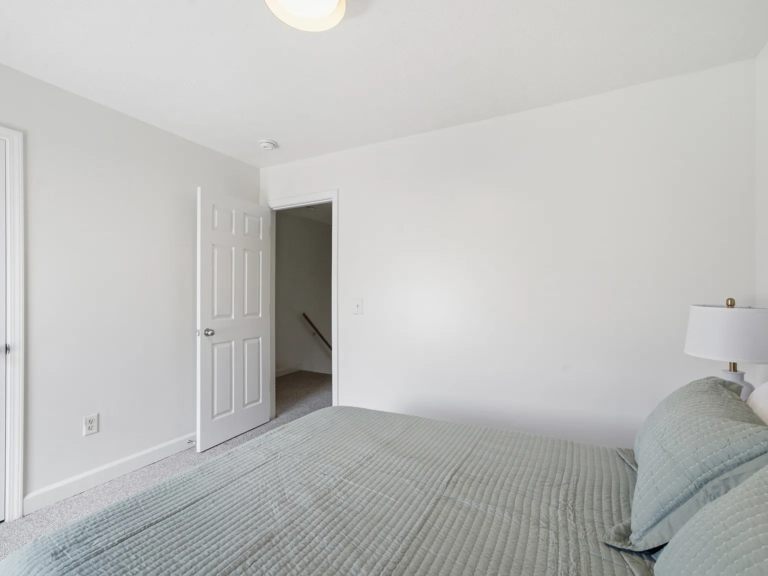2 bed, 1.5 bath, 1070 sqft, $1,600 — Photo 4