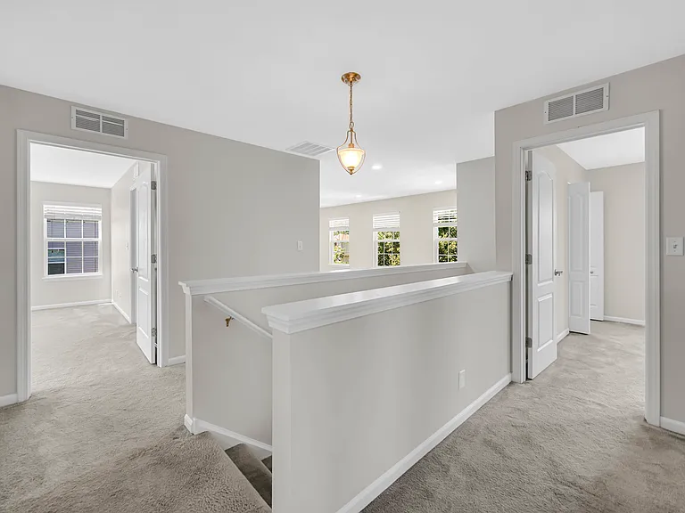 803 W Courtland St — Photo 16