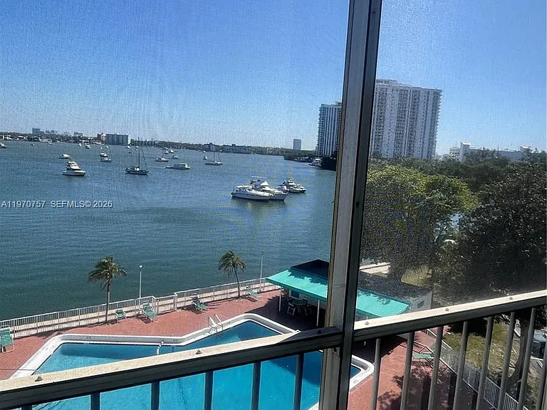 2910 Point East Dr #M511 — Photo 2