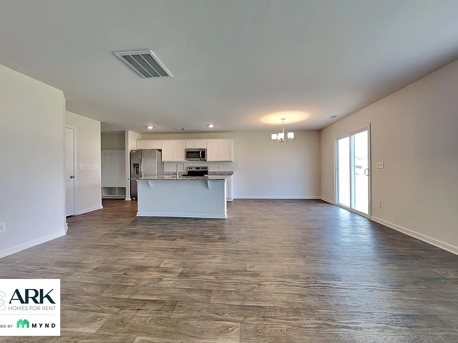 4 bed, 2.5 bath, 2075 sqft, $1,947 — Photo 3