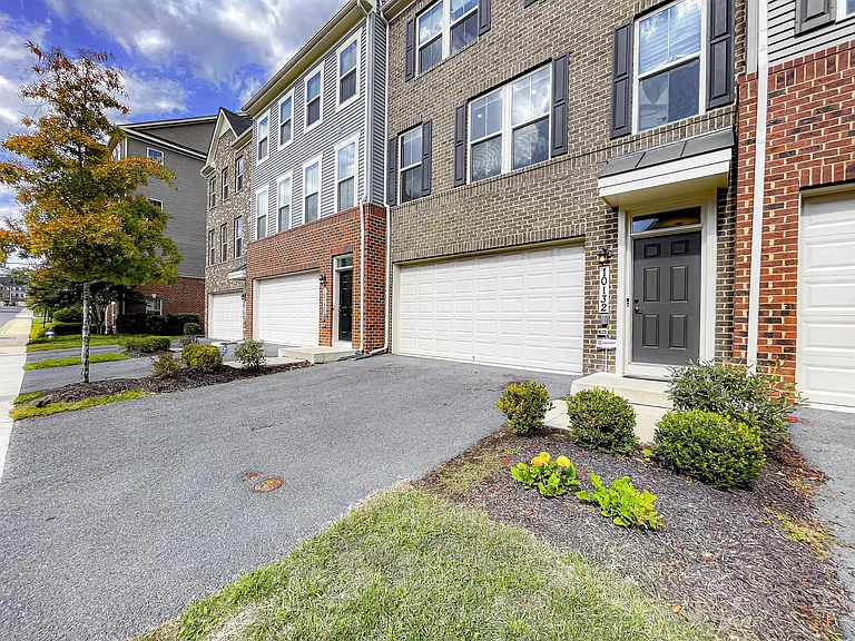 10132 Dorsey Ln — Photo 44