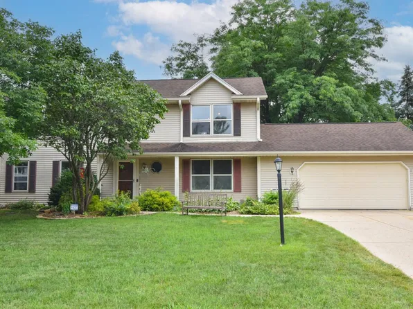 14615 West Fairfield DRIVE, New Berlin, WI 53151