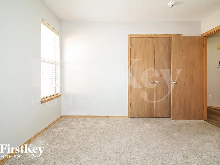 732 Taber Ln — Photo 11
