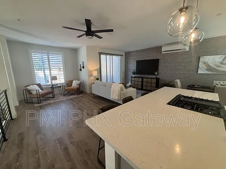 430 W 7th St #4 — Photo 9