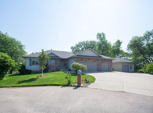 127 Meadowlark Cir, Doniphan, NE 68832