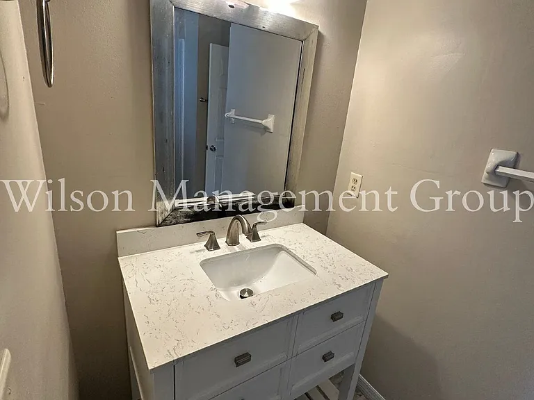 620 Lakespur Ln — Photo 23