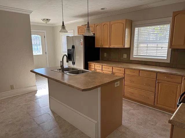 3 bed, 1485 sqft, $2,000 — Photo 2