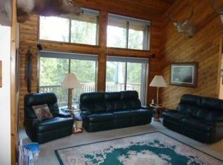 2530 Holcomb Springs Rd, Gold Hill, OR 97525