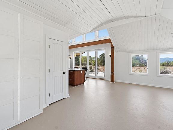 5th image of 1036 La Cienega Road