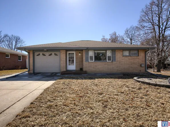 6201 Francis St, Lincoln, NE 68505