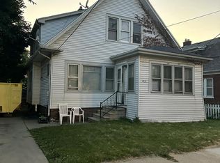 1526 La Salle St, Racine, WI 53402