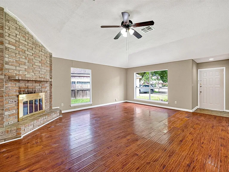 13847 Cherry Hollow Ln — Photo 12