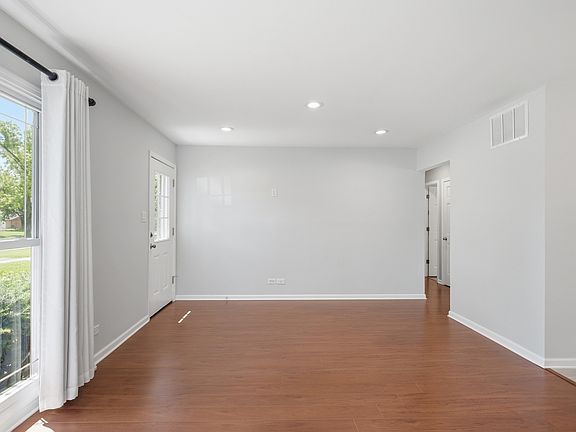 5th image of 714 N 2nd Ave