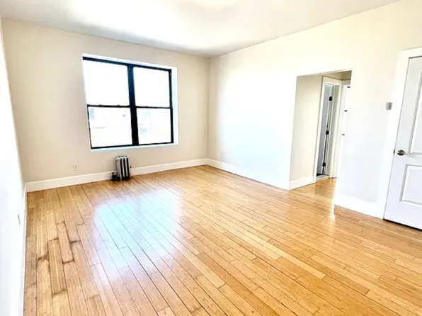 100 Lefferts Avenue image 1 of 8