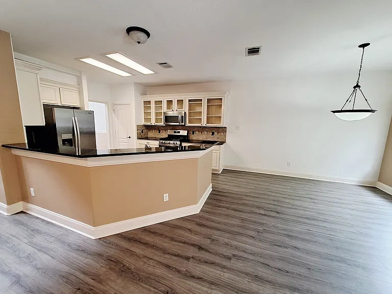 2122 Wheaton Trl — Photo 15