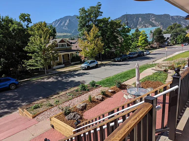 1427 Mapleton Ave #B — Photo 1