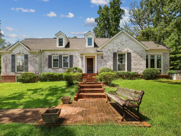 104 Oak Dr, Dickson, TN 37055