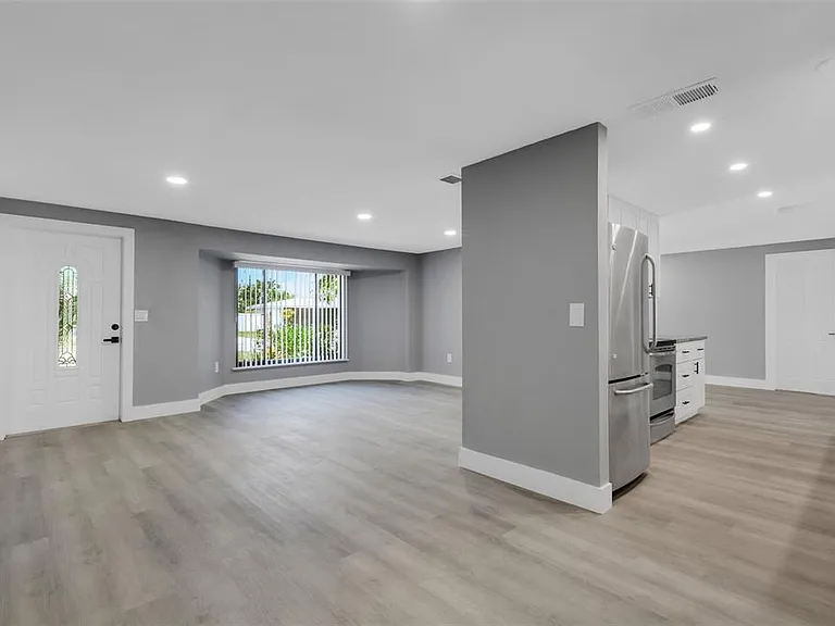 4645 Hunter Ridge Dr — Photo 20