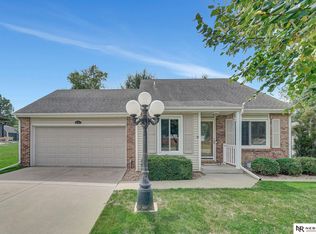 807 Daybreak Dr, Lincoln, NE 68505