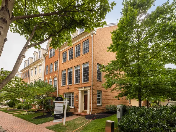 5180 Brawner Pl, Alexandria, VA 22304