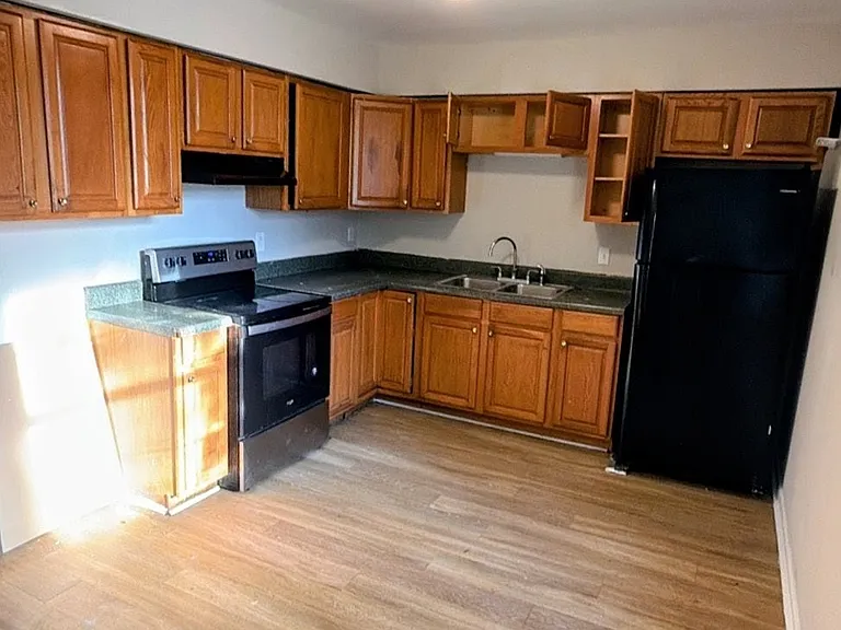 3351 White Pine Dr — Photo 2