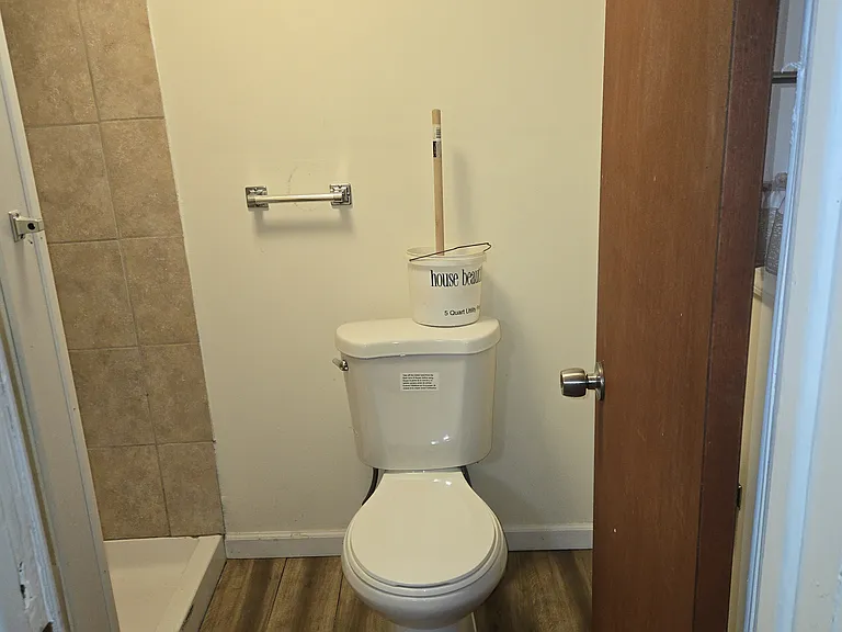 173 W Tilghman St #5 — Photo 2