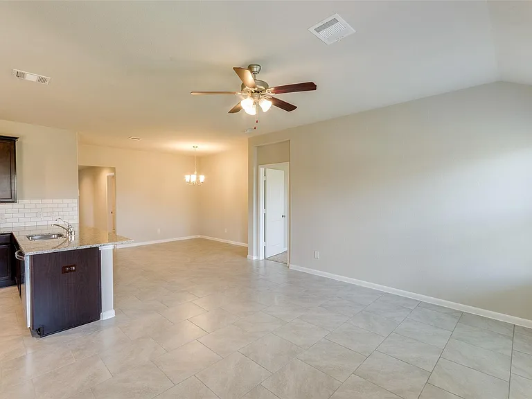 2213 Del Mar — Photo 18