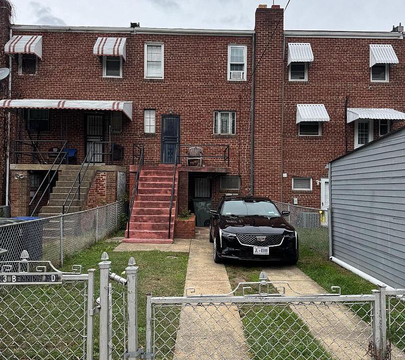 2nd image of 4223 Benning Rd NE
