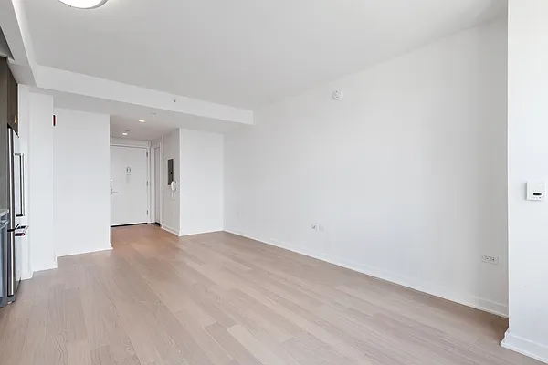 Rented by Greystar | media 27