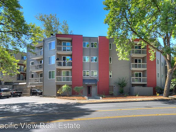 2nd image of 12527 Roosevelt Way NE APT 306