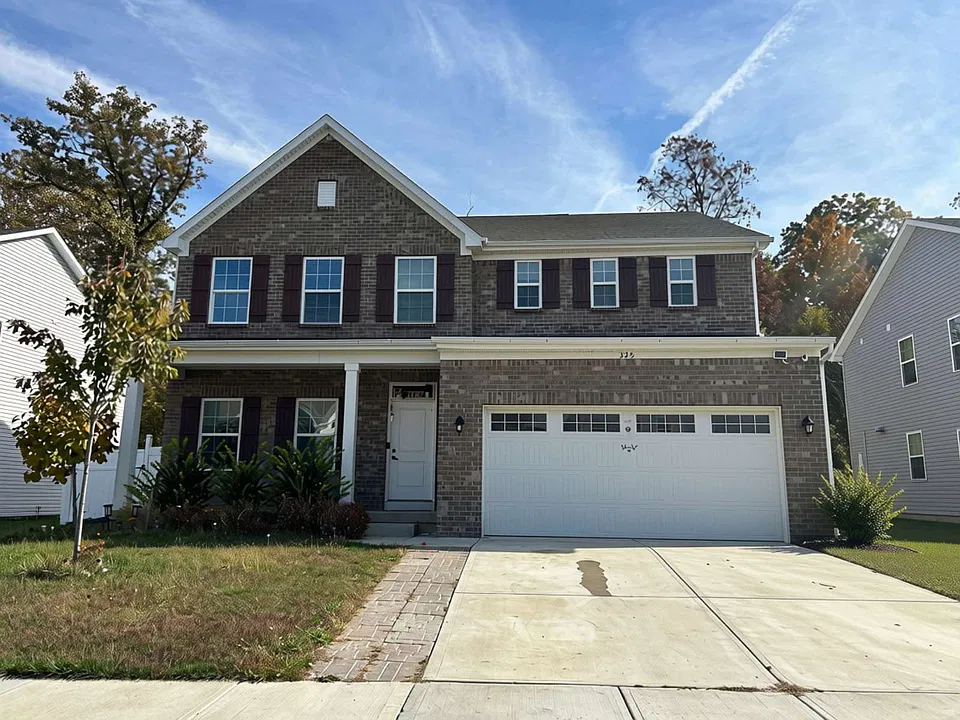 325 Gathering Ln