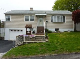 18 Park Ridge Ave, New Rochelle, NY 10805