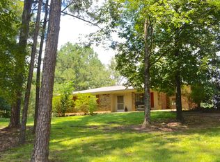 203 Dearman Rd, Collins, MS 39428