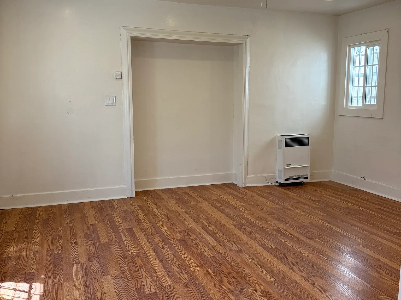 1 bed, 800 sqft, $1,995 — Photo 4