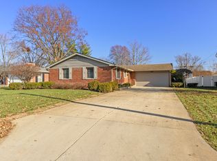 2565 Chestnut St, Columbus, IN 47201