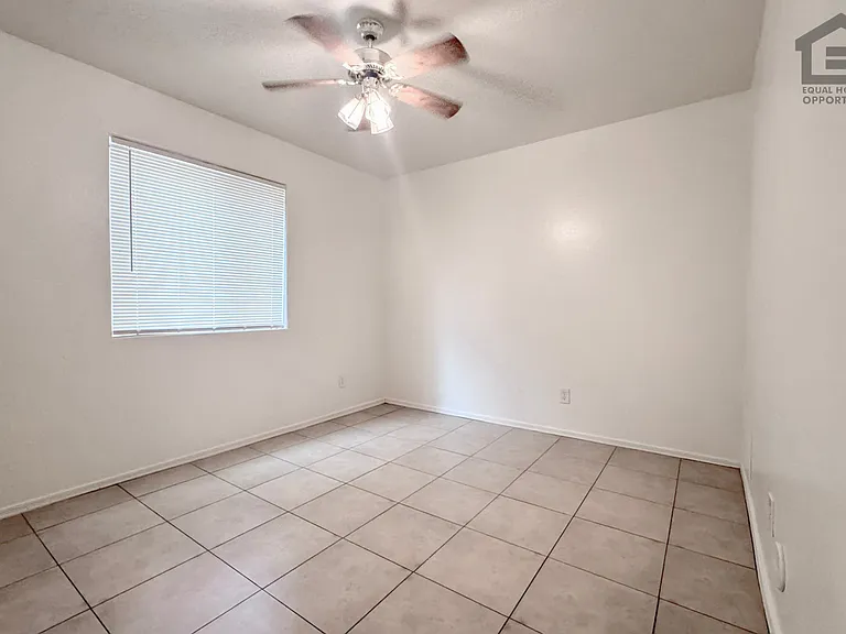 18017 N 40th Pl — Photo 13