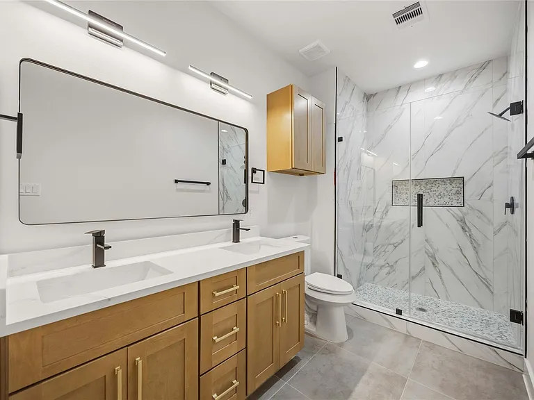 8210 Lawler St #A — Photo 23