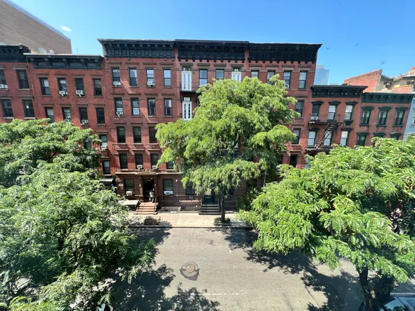 451 West 50th Street image 1 of 10