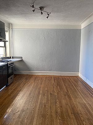 5th image of 971 E 34th St #4C