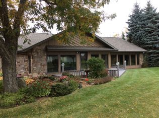 N2748 Alphorn Ln, Appleton, WI 54913