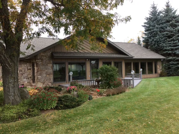 N2748 Alphorn Ln, Appleton, WI 54913