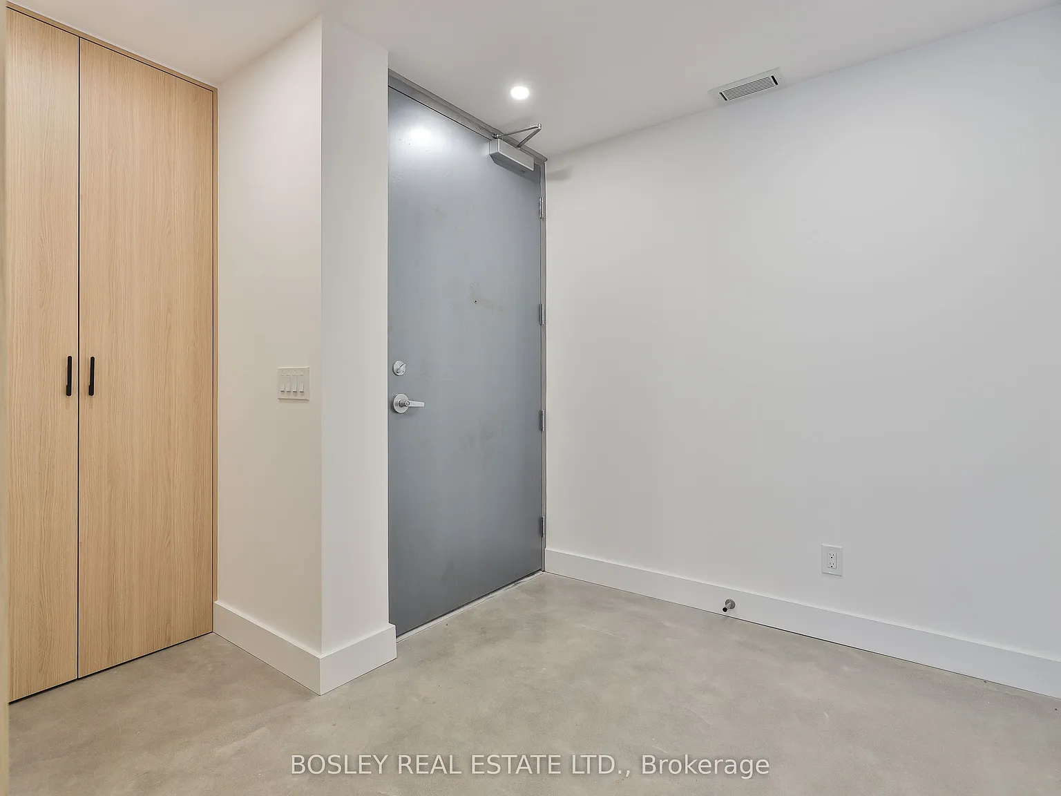 2 bed, $3,400 — Photo 4