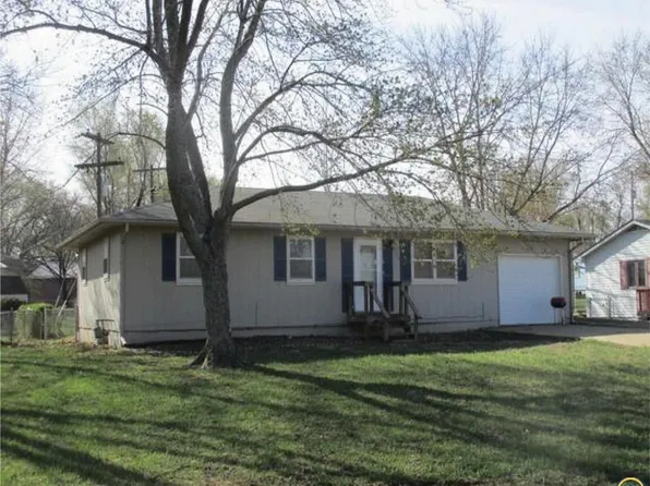 113 W Ridgeway St, Carbondale, KS 66414
